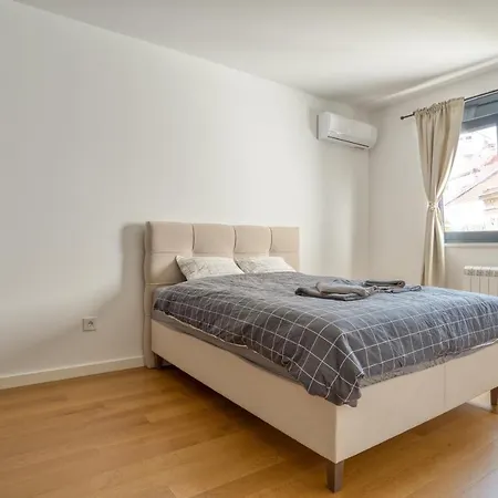 Botanica Daire Belgrad